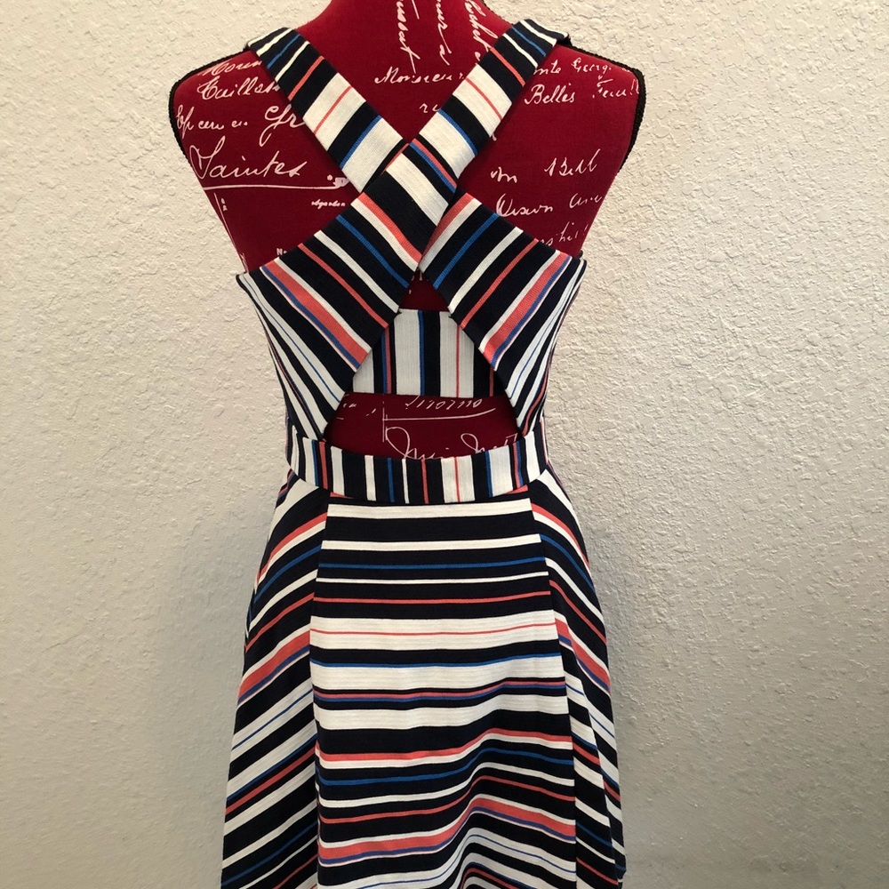 Adelyn Rae Dress - Picture 4 of 4